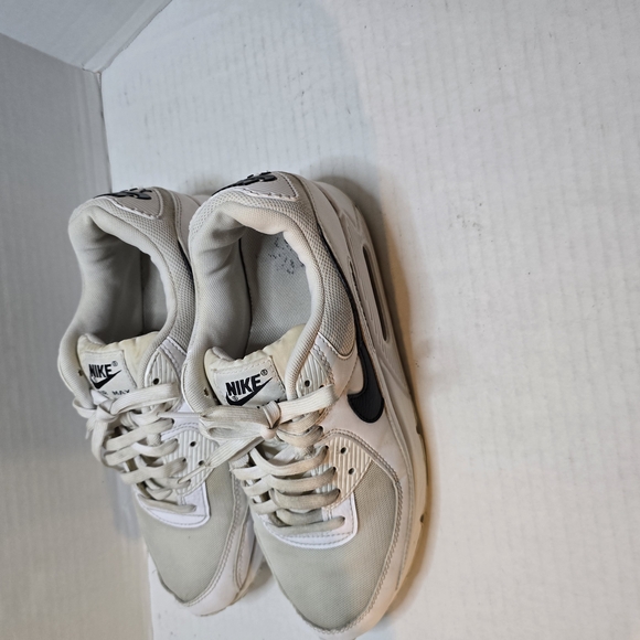 Nike Women's Athletic Shoes - White and Black - Picture 9 of 9